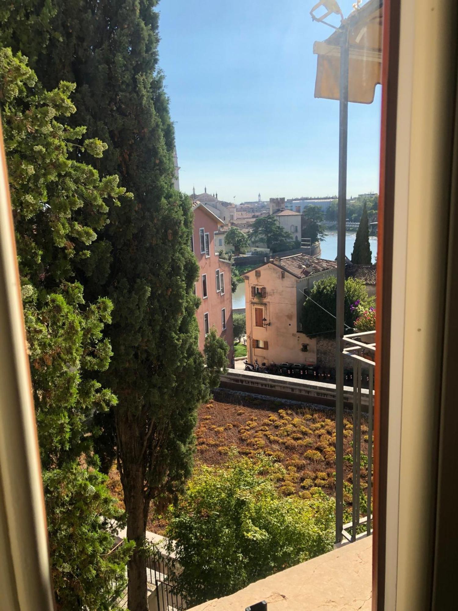 Relais Colle San Pietro Bed & Breakfast Verona Eksteriør bilde
